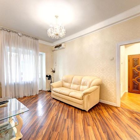Apartments With 3 Rooms Near Palace Ukraine Kiev Exterior foto